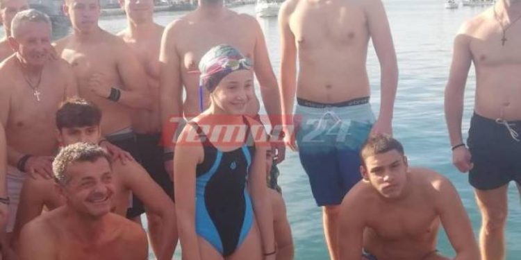 Πάτρα: Ποια είναι η 9χρονη που βούτηξε να πιάσει τον Σταυρό! ΦΩΤΟ – ΒΙΝΤΕΟ
