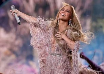 Jennifer Lopez: Επιστρέφει εσπευσμένα από την Ισπανία και σταματά τα γυρίσματα της νέας της ταινίας