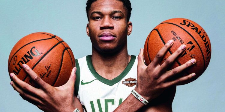 Η ευχή των Bucks στον Γιάννη Αντετοκούνμπο για τη γιορτή του