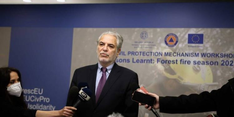 Χρήστος Στυλιανίδης: Παρατείνεται και για την Τετάρτη η γενική αργία σε ιδιωτικό και δημόσιο τομέα