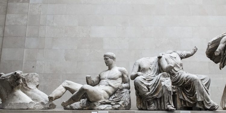 Γλυπτά Παρθενώνα: Times – «Ανήκουν στην Αθήνα, πρέπει να επιστραφούν»