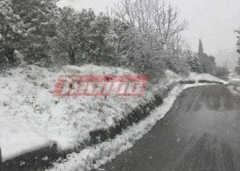Αχαΐα: Σφοδρή χιονόπτωση στα ορεινά του νομού – Μόνο με αλυσίδες τα οχήματα προς τα Καλάβρυτα
