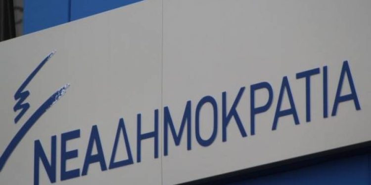 ΝΔ σε Ανδρουλάκη: Δεν συμβιβάζεται το «ναι» στην πρόταση μομφής και το «όχι» σε εκλογές