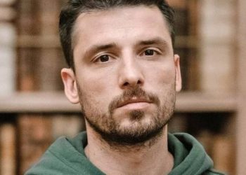 Αυτός είναι ο ηθοποιός που πήρε τηλέφωνο για βόμβα στο θέατρο που δούλευε