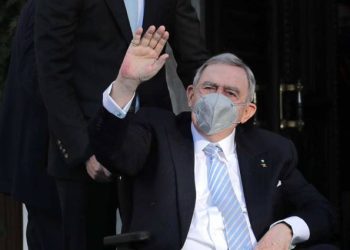 Στο νοσοκομείο με κορονοϊό ο τέως βασιλιάς Κωνσταντίνος