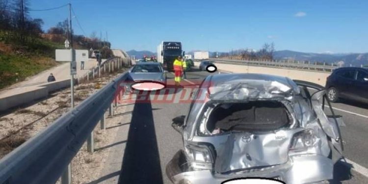Τραγωδία στην Πατρών – Αθηνών: Ακαριαίος θάνατος για 22χρονη στην εθνική οδό