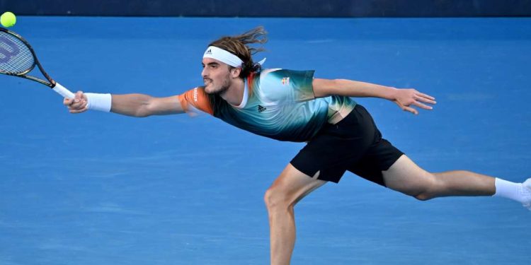 Ζόρικη πρόκριση στον τρίτο γύρο του Australian Open για Τσιτσιπά (Βίντεο)