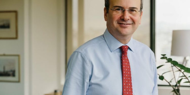 Χατζηδάκης: Ξεκίνησαν τα προγράμματα του ΟΑΕΔ για 86.000 θέσεις εργασίας το 2022