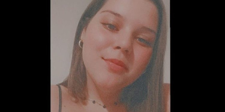 Αχαΐα: Θρήνος στην κηδεία της 17χρονης Ελένης Βεσκούση που σκοτώθηκε σε τροχαίο στην Πατρών – Πύργου – ΦΩΤΟ