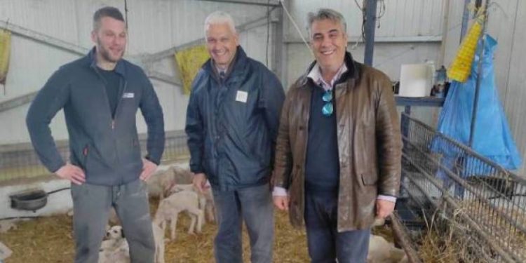 Σε παραγωγικές μονάδες της Δυτικής Αχαΐας ο Φ. Ζαΐμης