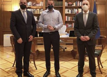 Ακρίβεια: Συγκράτηση τιμών ζήτησε από τους επιχειρηματίες ο Μητσοτάκης