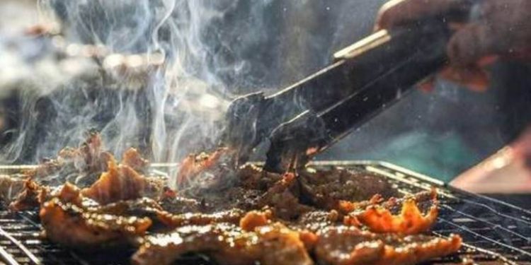 Τσικνοπέμπτη στη Mama Pizza με πλούσιο μουσικό πρόγραμμα