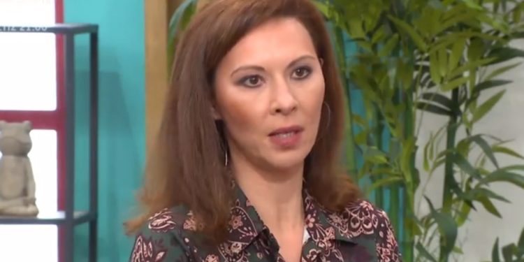 Δώρα Χρυσικού: “Ήθελα να δείξω την τσαλακωμένη εικόνα ενός καρκινοπαθούς που το παλεύει”