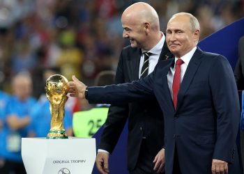 Η FIFA «σβήνει» τη Ρωσία – Αφαιρεί τον ύμνο και τη σημαία της
