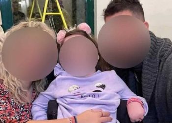 Πάτρα – Θάνατος τριών παιδιών: «Βλέπουν παντού δολοφόνους» αποκαλύπτει η μητέρα – Τι λέει ο πατέρας