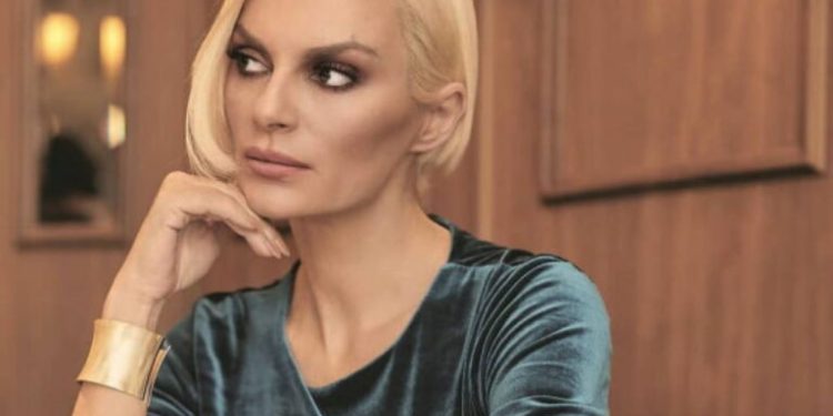 Η Έλενα Χριστοπούλου απαντά για το unfollow του Snik