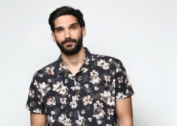 Στη “Γη της Ελιάς” ο Βασίλης Αθανασόπουλος