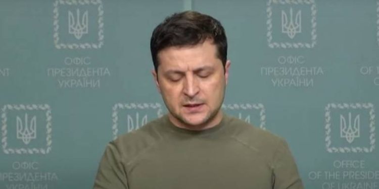 Ζελένσκι: Είμαι Νο 1 στόχος για τον εχθρό – Παραμένω στην Ουκρανία (ΒΙΝΤΕΟ)