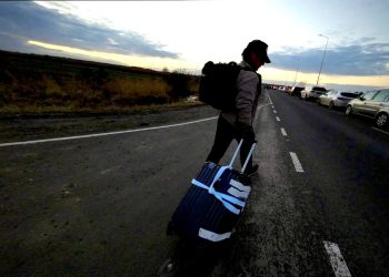 Σον Πεν: Προσπαθεί να περάσει περπατώντας τα σύνορα και να βρεθεί στην Πολωνία