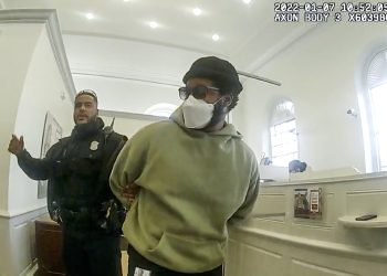 Ryan Coogler: Πήγε για ανάληψη και κατέληξε στο κελί – Βίντεο από τη σύλληψη του σκηνοθέτη του “Μαύρου Πάνθηρα”