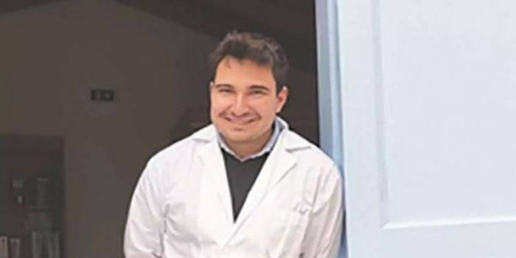Κυριάκος Μητσοτάκης: Το τηλεφώνημα του πρωθυπουργού σε νεαρό φαρμακοποιό στη Χάλκη
