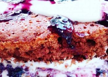 Black Forest με Kρέμα Γιαουρτιού και Μύρτιλα!