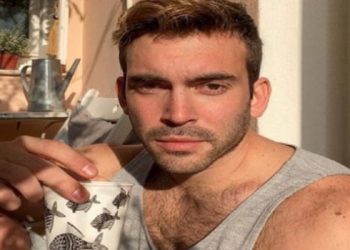 Ο Αγρινιώτης Ι. Μανδηλάς: «Ακόμα λαμβάνω μηνύματα μετά την αποκάλυψη της σεξουαλικότητάς μου»