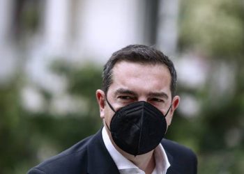 Ευχές Τσίπρα στον Μητσοτάκη για ταχεία ανάρρωση