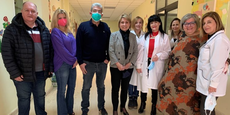 Χριστίνα Αλεξοπούλου: Επίσκεψη στο Κέντρο Φροντίδας Μάνας και Παιδιού στον Άγιο Αλέξιο