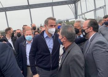 Κυριάκος Μητσοτάκης-Πλάτωνας Μαρλαφέκας: Εγκάρδια συνάντηση στο νέο έργο