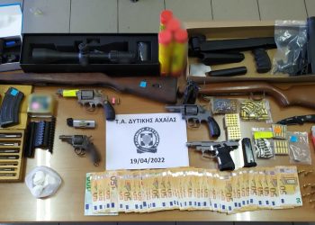 Όπλα, σφαίρες και ηρωίνη σε χωριό της Δυτικής Αχαΐας – Τι εντόπισε η ΕΛΑΣ