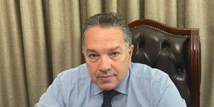 Ο Γκλύξμπουργκ, ο νεοφιλελευθερισμός και η αξιωματική αντιπολίτευση