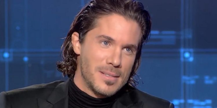 Νίκος Οικονομόπουλος: Το ραντεβού μετά το Πάσχα στις πίστες για τον Αχαγιώτη καλλιτέχνη