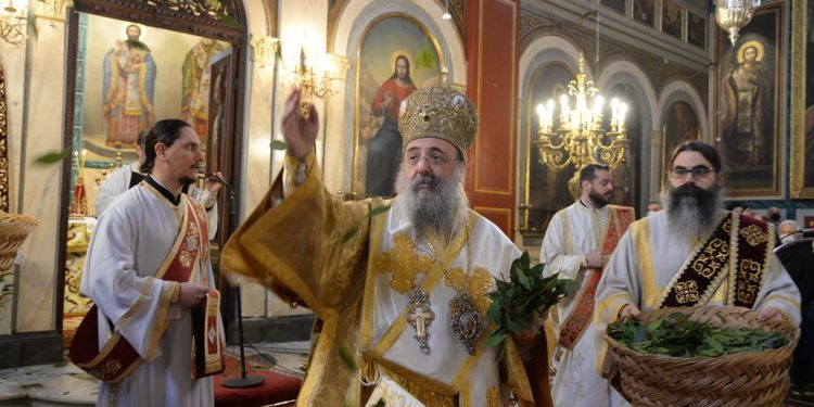 Πατρῶν Χρυσόστομος: «Μέγα Σάββατο καί λαμπροτέρα ξεχύνεται ἡ Ἀναστάσιμη φλόγα ἀπό τίς καρδιές τῶν ἀνθρώπων»