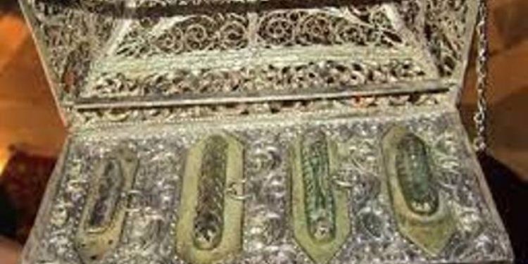 Πού βρίσκονται, σήμερα, στην Ελλάδα, το ακάνθινο στεφάνι και τα καρφιά από τη Σταύρωση του Χριστού