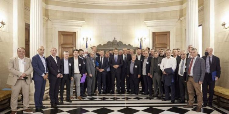 Μητσοτάκης: Συναντήθηκε με τους δημάρχους μικρών ορεινών Δήμων – Ανάμεσά τους ο Ερύμανθος