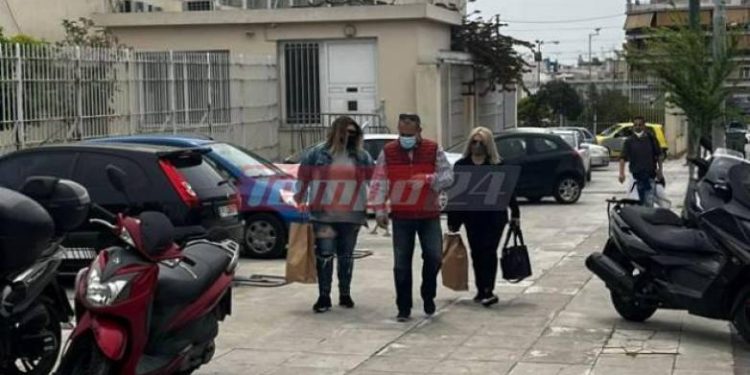 Στη φυλακή για επισκεπτήριο η μητέρα, η αδελφή και ο πατριός της Ρούλας Πισπιρίγκου-Μπήκαν χωρίς να πουν κουβέντα ΦΩΤΟ