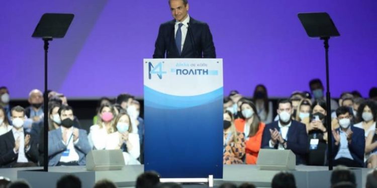 Συνέδριο ΝΔ – Μητσοτάκης: «Δεν θα περιμένω το αργοκίνητο ευρωπαϊκό υπερωκεάνιο για να στηρίξω την κοινωνία»