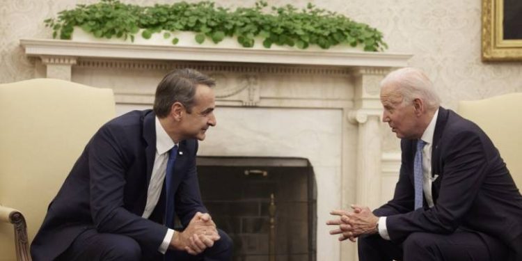 Μητσοτάκης σε Μπάιντεν: «Θα προχωρήσουμε στην αγορά ενός σμήνους F-35»