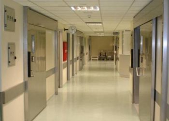 Πάτρα: Μπήκε με την άνεση του στο νοσοκομείο και “βούτηξε” φάρμακα & ιατρικά εργαλεία