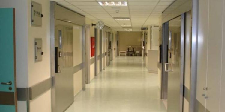 Πάτρα: Μπήκε με την άνεση του στο νοσοκομείο και “βούτηξε” φάρμακα & ιατρικά εργαλεία