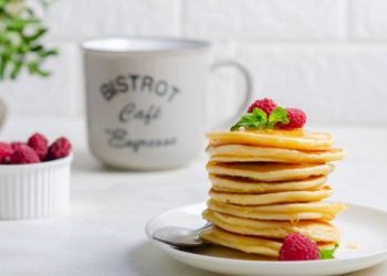 Για πρωινό: Pancakes με μέλι ή μπανάνα