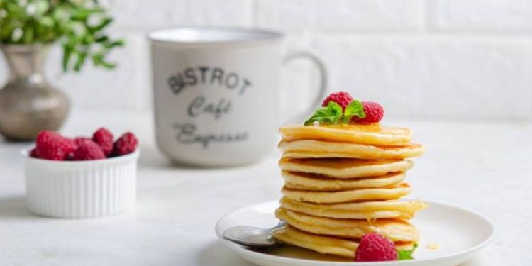 Για πρωινό: Pancakes με μέλι ή μπανάνα