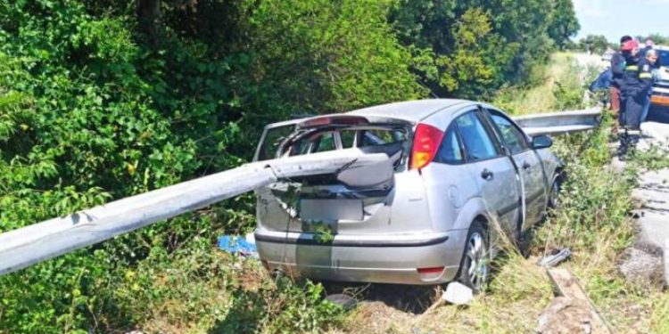 Δυτ. Ελλάδα: Σοκαριστικό τροχαίο – Οι μπάρες εμβόλισαν αυτοκίνητο – Ενας νεκρός (ΦΩΤΟ)