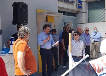 Σφοδρή η αντίθεση του Δήμου στο κλείσιμο του καταστήματος της Πειραιώς στην Κάτω Αχαΐα