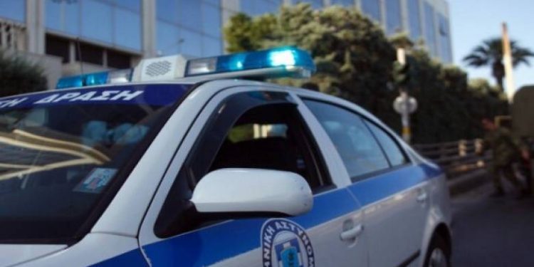 Ληστεία σε δισκογραφική στη Βούλα: Απείλησαν κι έδεσαν γνωστό μουσικοσυνθέτη οι δράστες