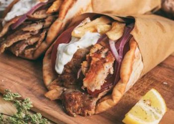 Στα ύψη… η πίτα σουβλάκι στην Πάτρα – Δείτε τις τιμές – Πόσο κοστίζει σε άλλες πόλεις – ΠΙΝΑΚΕΣ