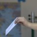 Δημοσκόπηση: Προβάδισμα 8,5 μονάδων για τη Νέα Δημοκρατία – Έντονη ανησυχία για ακρίβεια και Τουρκία
