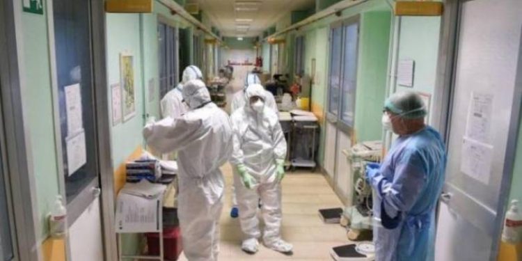 Κορονοϊός – Ο εφιάλτης επιστρέφει: Πάνω από 20.000 κρούσματα αναμένονται σήμερα