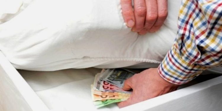 Νέα απάτη στην Πάτρα: Οι “υπάλληλοι” άρπαξαν από ηλικιωμένη χρήματα και χρυσαφικά
